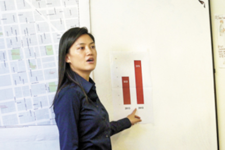 華協(xié)中心副行政主任吳心維說,華埠散房租金暴漲逾60%。(美國(guó)《世界日?qǐng)?bào)》/關(guān)文杰