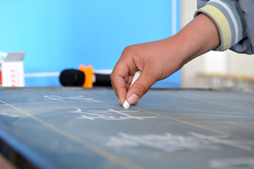 尹希不強求女兒學習中文。(參考消息)