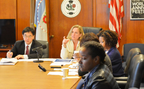 凱茲擔(dān)憂皇后區(qū)的公共交通無法完全抵達可負擔(dān)住宅區(qū)。(美國《世界日報》/俞姝含