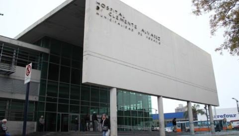 被捕嫌犯被警方在當(dāng)?shù)蒯t(yī)院監(jiān)視治療。(阿根廷華人在線)