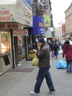 華裔男性的吸煙率高達(dá)21%。(美國《世界日報(bào)》/尹英姿