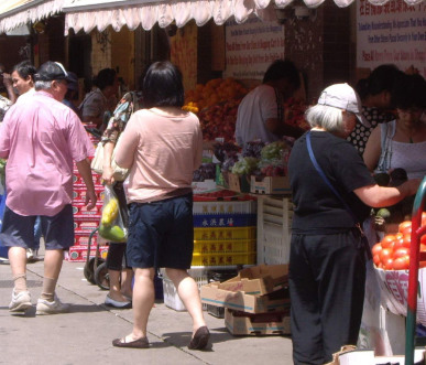 針對(duì)近來(lái)有華裔耆老連串以祈福為名的分心詐騙案頻傳,多倫多市警隊(duì)已展開(kāi)調(diào)查。(加拿大《世界日?qǐng)?bào)》資料照片)