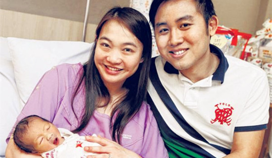 陳南安和陳意鳳在元旦零時(shí)零分零秒迎來他們的第一胎(鄺啟聰