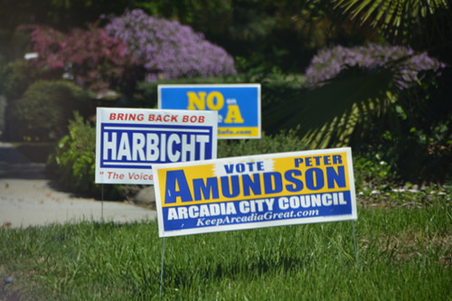 亞凱迪亞在12日將進行市議員選舉,六名候選人角逐兩個市議員席位。(美國《世界日報》/張宏