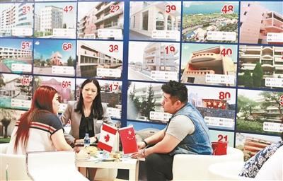 現(xiàn)在不少投資溫哥華房地產(chǎn)的中國(guó)人都是純投資供圖/視覺中國(guó)