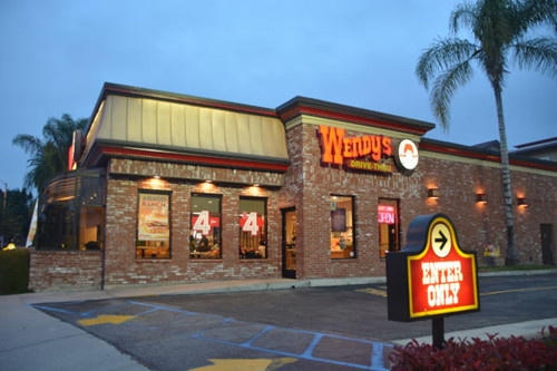 溫迪快餐已有動(dòng)作開(kāi)始控制人力成本。(美國(guó)《世界日?qǐng)?bào)》/李雪