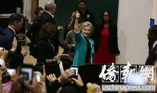 希拉里在洛杉磯造勢(shì)。(美國(guó)《僑報(bào)》/邱晨