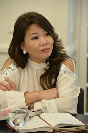 陳瑰鶯:很多女性認(rèn)為“年輕就是本錢(qián)”而揮