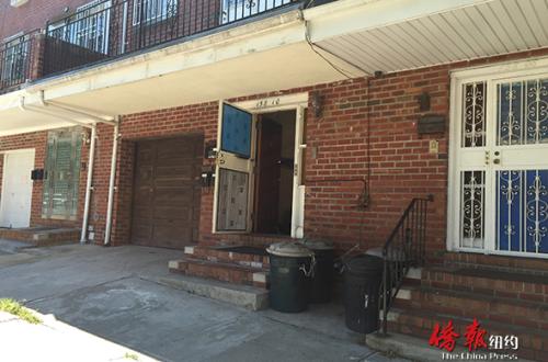 發(fā)現(xiàn)女尸的民宅于3日大門敞開。(美國《僑報(bào)》/王伊琳