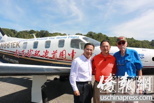 張博(中)與中國駐舊金山總領(lǐng)館科技參贊王俊明(左)(美國《僑報》;詩喬/攝)