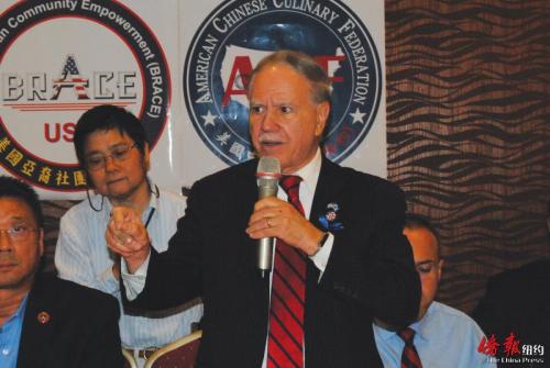 紐約州眾議員寇頓。(美國(guó)《僑報(bào)》)