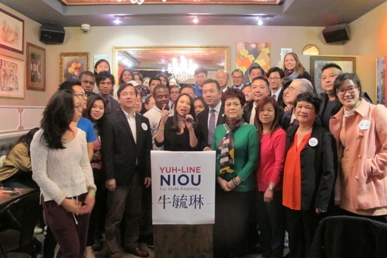 牛毓琳在曼哈坦下城舉行慶功宴。(美國《世界日報》/金春香
