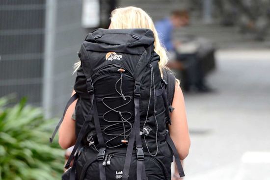 中國僑網(wǎng)持簽證赴澳務(wù)工的人申請417和462簽證仍需繳納440澳元。(澳聯(lián)社資料圖)