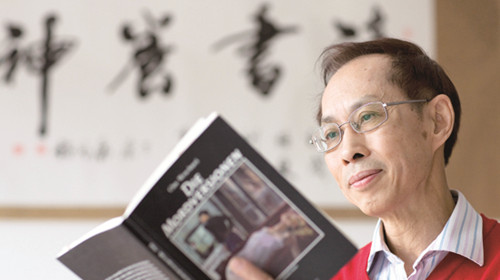 中國僑網作家、翻譯家朱文輝。(受訪者供圖)