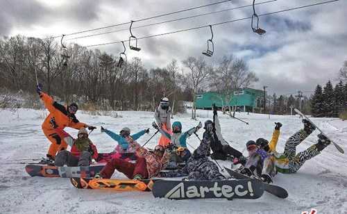 中國(guó)僑網(wǎng)資料圖:安比高原滑雪場(chǎng)(日本《中文導(dǎo)報(bào)》)