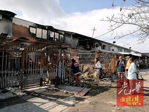 中國僑網(wǎng)日前發(fā)生大火的吉打港口斯里博特拉園華人村。(馬來西亞《光華日報》)