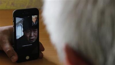 中國(guó)僑網(wǎng)王琪和哥哥視頻通話:希望盡快回到中國(guó)