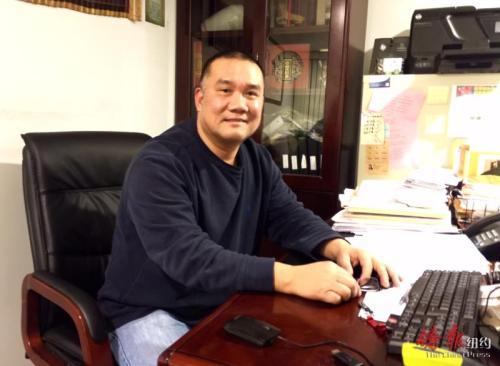 中國僑網(wǎng)衣廠老板陳慎佳。(美國《僑報》/崔國萁 攝)