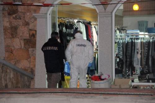 中國(guó)僑網(wǎng)警方勘察兇殺現(xiàn)場(chǎng)。(歐聯(lián)網(wǎng)/警方資料圖)