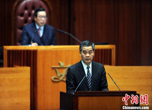 中國(guó)僑網(wǎng)資料圖片:香港特區(qū)行政長(zhǎng)官梁振英。中新社記者 譚達(dá)明攝