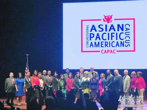 中國僑網(wǎng)到場的CAPAC 成員合影。(美國《僑報(bào)》/徐一凡 攝)