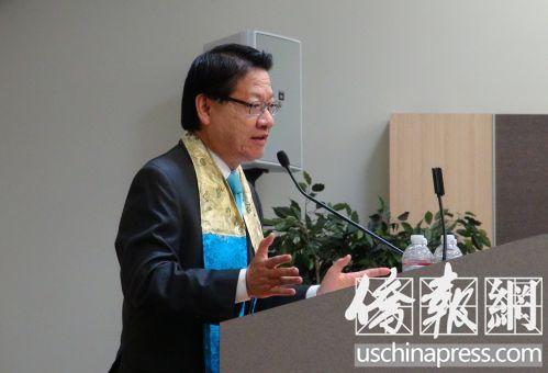 中國僑網(wǎng)準(zhǔn)備競選加州第22選區(qū)參議員的伍國慶。(美國《僑報》/高睿 攝)