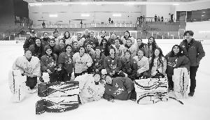 中國(guó)僑網(wǎng)中國(guó)女子冰球隊(duì)海外選拔營(yíng)