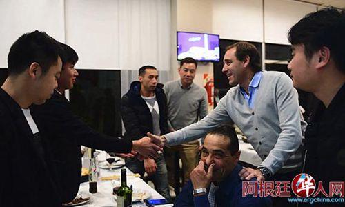 中國僑網(wǎng)見面會現(xiàn)場。(阿根廷華人網(wǎng)/柳軍攝)