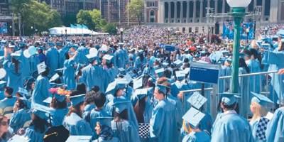 中國僑網(wǎng)美國哥倫比亞大學(xué)畢業(yè)典禮現(xiàn)場