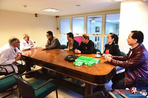 中國僑網(wǎng)阿根廷華僑向醫(yī)院贈送了價值十萬阿幣的醫(yī)療器械和藥品(阿根廷華人網(wǎng))