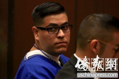 中國(guó)僑網(wǎng)紀(jì)欣然命案主犯加西亞面無(wú)表情地坐在法庭上。(美國(guó)《僑報(bào)》/邱晨 攝)