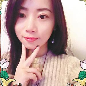 中國僑網(wǎng)危秋潔自拍圖。微博截圖