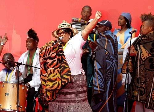 中國僑網(wǎng)資料圖:上海世博會迎來萊索托國家館日 新華社記者 劉穎 攝