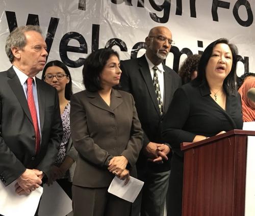 中國僑網(wǎng)伊州首位華裔州眾議員馬靜儀呼吁大家重視家暴問題的嚴(yán)重性。(美國《世界日報(bào)》/黃惠玲 攝)