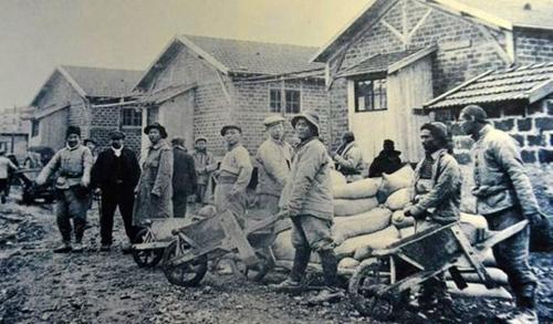 中國僑網(wǎng)圖為一戰(zhàn)時(shí)期在歐洲的華工