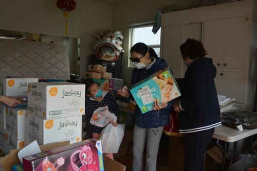 中國僑網(wǎng)華人代購(美國《世界日報(bào)》 劉先進(jìn)/攝影)