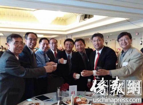 中國僑網(wǎng)橙縣華人參與助選活動(美國《僑報》/尚穎 攝)