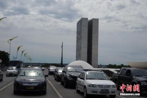 中國(guó)僑網(wǎng)資料圖:巴西首都巴西利亞街頭。(圖片來(lái)源:中新社記者 莫成雄 攝)