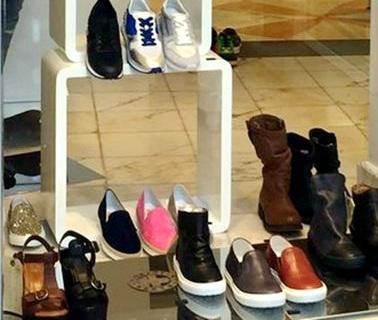 中國僑網(wǎng)意大利華人夫婦被預(yù)防性扣押的位于普拉托市一家奢侈品商店。(意大利歐聯(lián)網(wǎng))