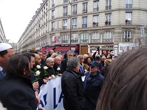 中國僑網(wǎng)法國政界紛紛出動(dòng)參與此次游行。(法國《歐洲時(shí)報(bào)》資料圖)