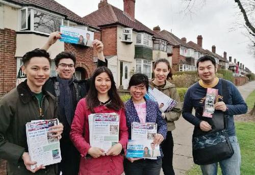 中國僑網(wǎng)王鑫剛參與競選活動。