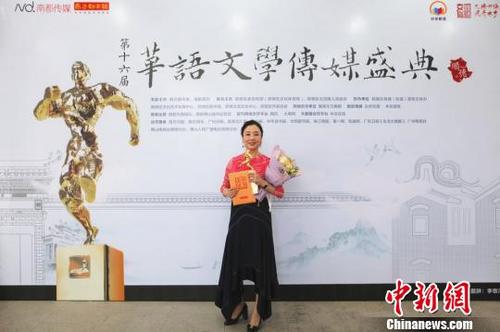 中國僑網(wǎng)資料圖:嚴(yán)歌苓。 程景偉 攝