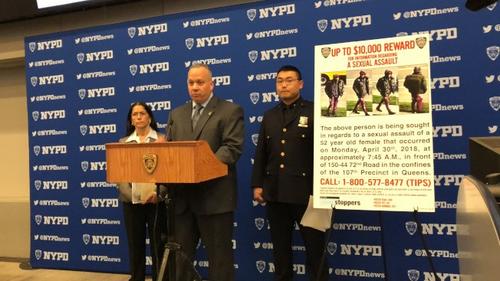 中國僑網(wǎng)巴德薩諾(中)公布案件調(diào)查進展,呼吁民眾提供線索協(xié)助破案。(美國《世界日報》/洪群超 攝)