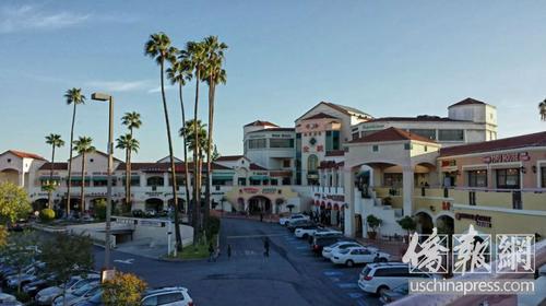 中國僑網(wǎng)廖若晨最后一次出現(xiàn)在公眾視野中的全統(tǒng)廣場。(美國《僑報》/聶達(dá) 攝)