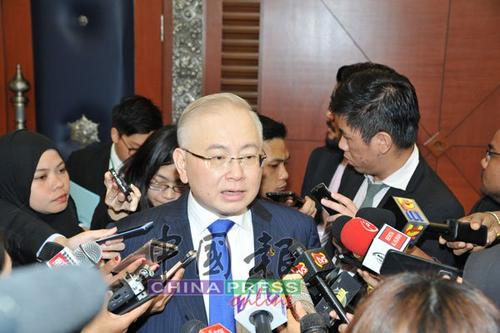 中國僑網(wǎng)馬華亞依淡區(qū)國會(huì)議員魏家祥要求政府勿倉促廢除死刑。(馬來西亞《中國報(bào)》)