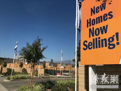中國(guó)僑網(wǎng)洛杉磯東區(qū)圣蓋博谷一個(gè)正在建的小區(qū)。(美國(guó)《僑報(bào)》/翁羽 攝)
