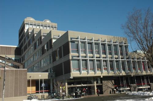 中國(guó)僑網(wǎng)哈佛大學(xué)科學(xué)中心 (美國(guó)《世界日?qǐng)?bào)》/丁曙 攝)