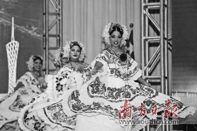 中國僑網(wǎng)“‘一帶一路’連中巴·合作共贏謀發(fā)展”中國—巴拿馬友好故事會(huì)于當(dāng)?shù)貢r(shí)間21日在巴拿馬城中巴文化中心舉行。 通訊員供圖