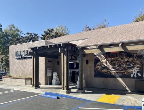 中國僑網(wǎng)舊金山爾灣中餐廳火雞預(yù)訂需求量越來越多。(美國《世界日報(bào)》/尚穎 攝)