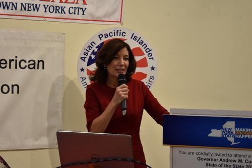 中國(guó)僑網(wǎng)紐約州副州長(zhǎng)霍楚呼吁華人積極參與即將到來(lái)的人口普查。(美國(guó)《世界日?qǐng)?bào)》/顏嘉瑩 攝)